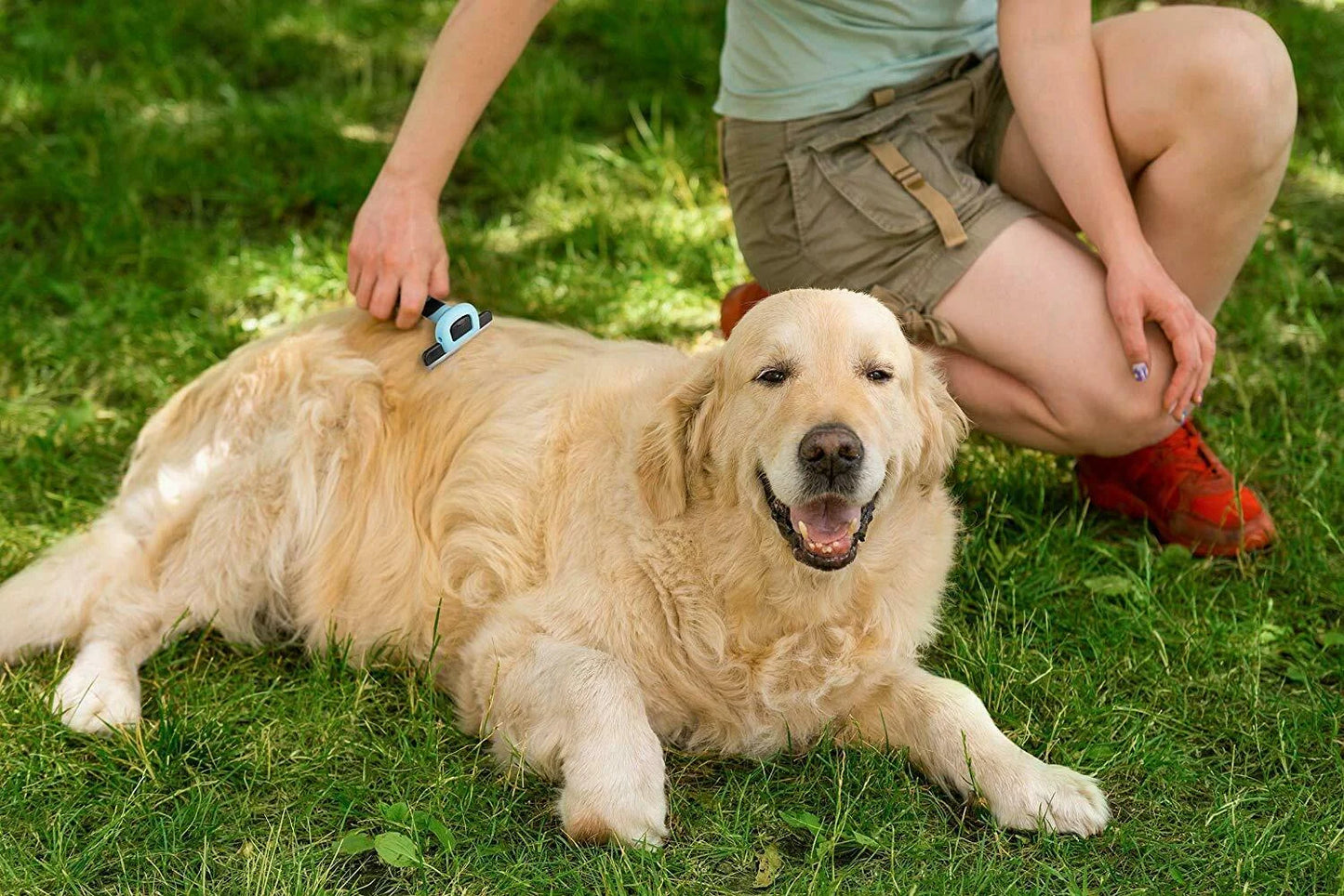 Pet Brush Grooming and Deshedding Tool